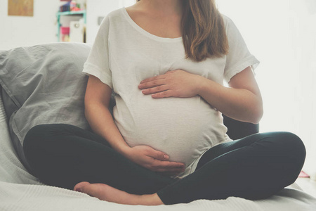 孕期总是摸肚子会对胎儿有什么影响吗？